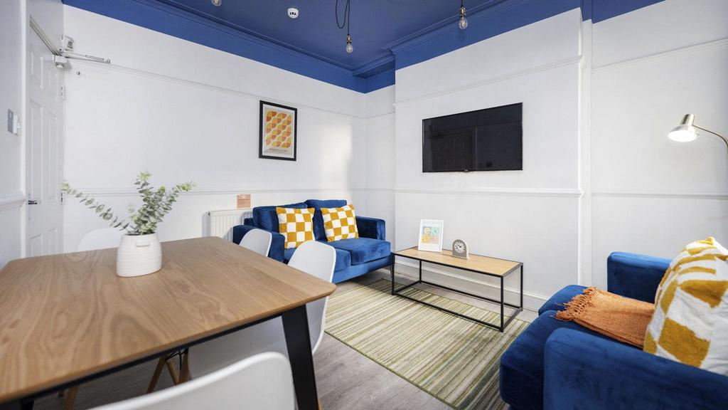 Connaught-road-l7-8rp-966465
