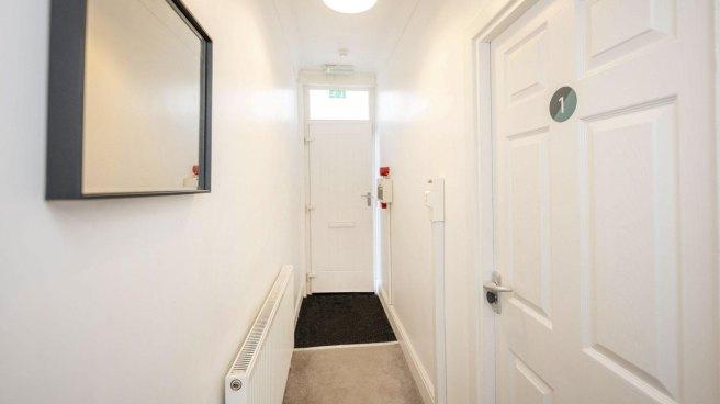Connaught-road-l7-8rp-966470