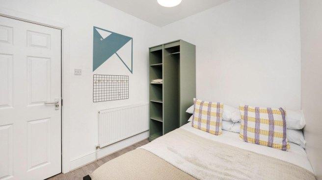 Connaught-road-l7-8rp-966462