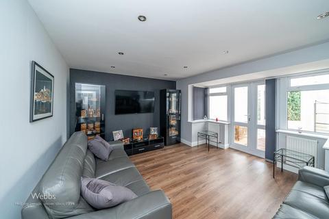 72 Kings Croft, Cannock, WS12 2GT