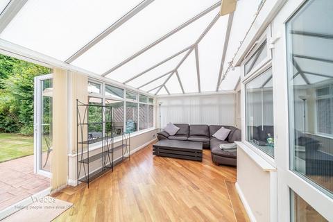 72 Kings Croft, Cannock, WS12 2GT