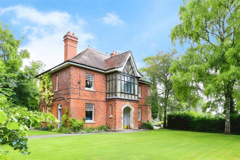 5 bedroom detached house for sale, Millditch, Bratton