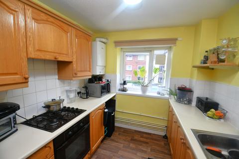 2 bedroom flat for sale, Canterbury Gardens, Squires Court, M5