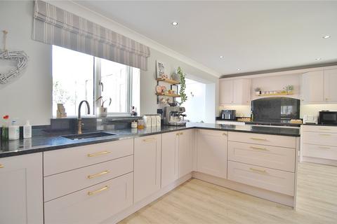 4 bedroom semi-detached house for sale, Robbins Close, Ebley, Stroud, Gloucestershire, GL5