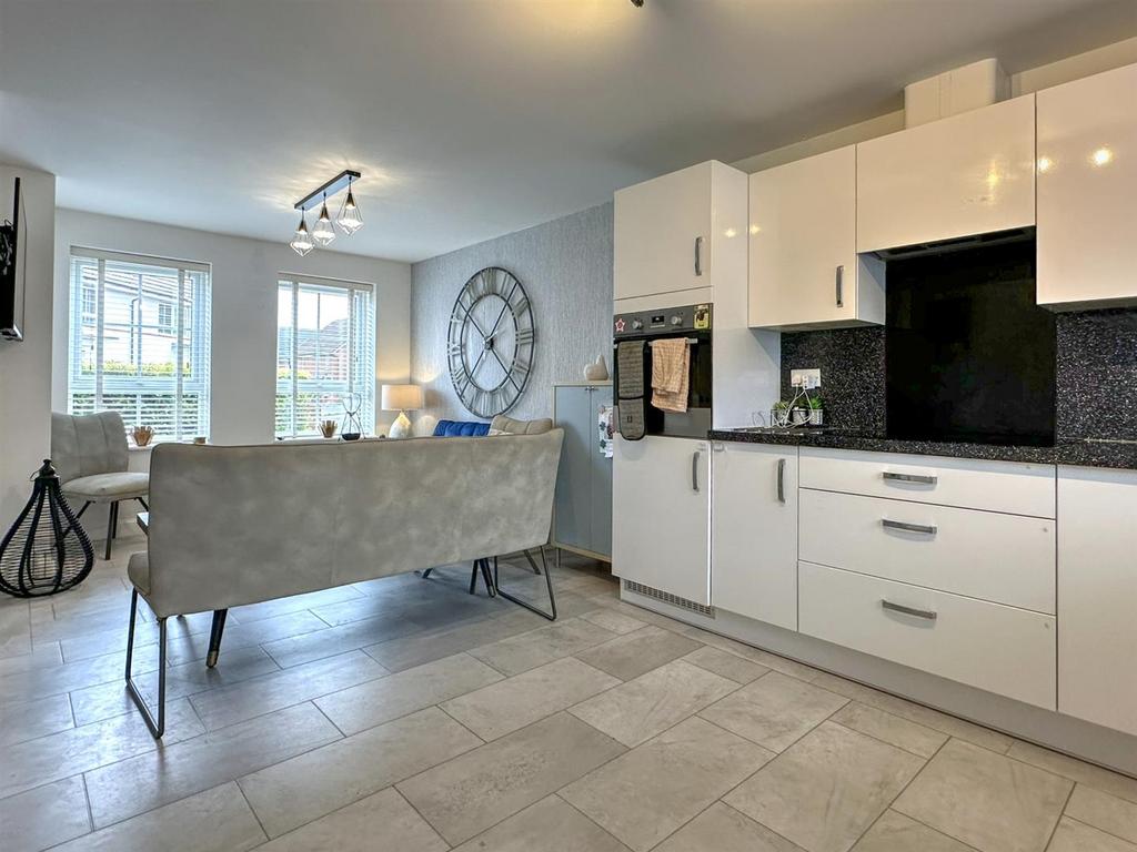 OPEN PLAN KITCHEN DINING &amp; FAMILY AREA