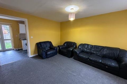 3 bedroom terraced house to rent, Manchester, Manchester M22