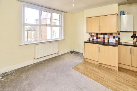 2 bedroom flat to rent, New Street, Kent CT13