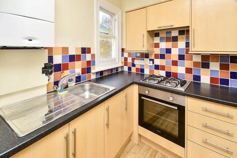 2 bedroom flat to rent, New Street, Kent CT13