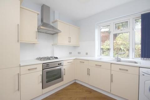 2 bedroom ground floor flat to rent, Surbiton Road, Kingston Upon Thames