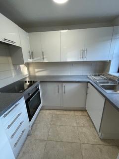 2 bedroom flat to rent, Woodvale Way, Cricklewood NW11