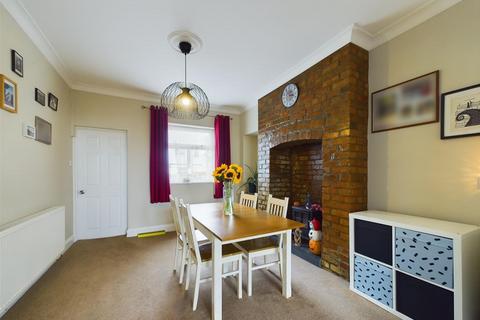 28 Cambridge Grove, Ilfracombe, EX34 9JZ