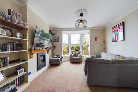 28 Cambridge Grove, Ilfracombe, EX34 9JZ
