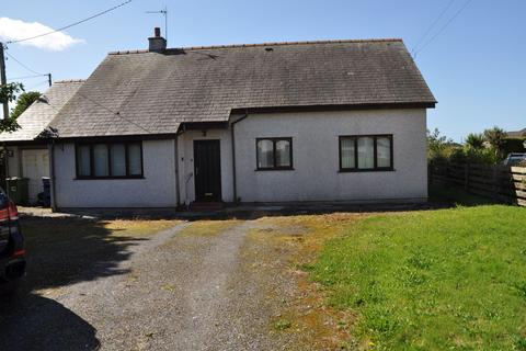 3 bedroom detached bungalow to rent, Glyn Garth, Holyhead, LL65