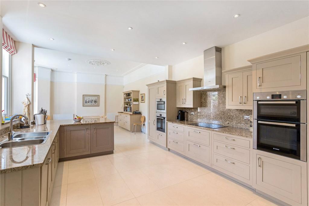 Kitchen/Breakfast