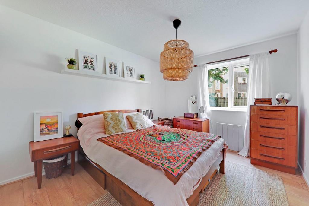 01-58fe JHProp Wpen - 40 Ashurst Close - 1-medium.jp