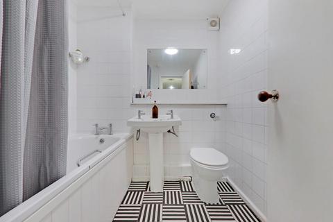 40 Ashurst Close, London, SE20 8LY
