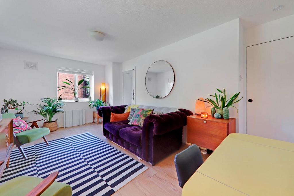 13-f9a4 JHProp Wpen - 40 Ashurst Close - 37-medium.j