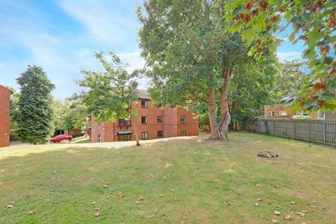 40 Ashurst Close, London, SE20 8LY