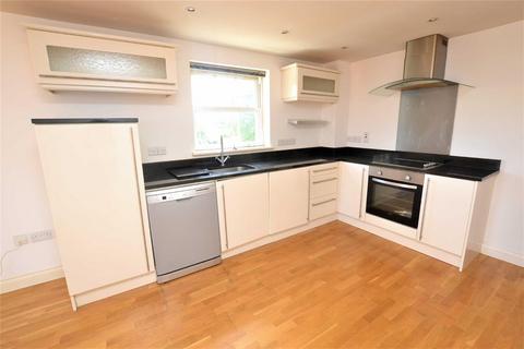 2 bedroom flat to rent, Northfield House, Finedon NN9