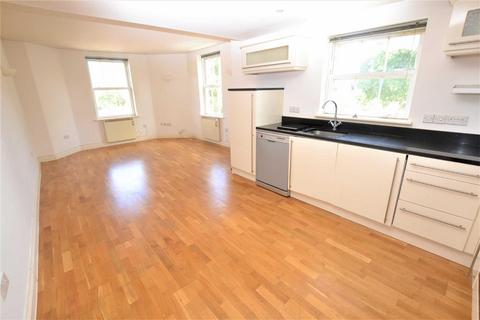 2 bedroom flat to rent, Northfield House, Finedon NN9