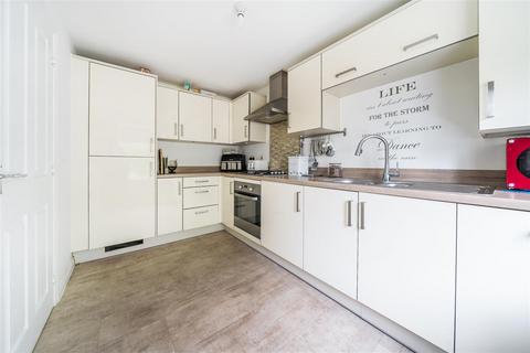 3 bedroom end of terrace house for sale, Firecracker Drive, Southampton SO31