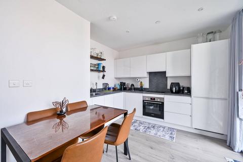 1 bedroom flat for sale, Falconbrook Gardens, Royal Docks, LONDON, E16