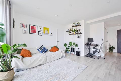 1 bedroom flat for sale, Falconbrook Gardens, Royal Docks, LONDON, E16