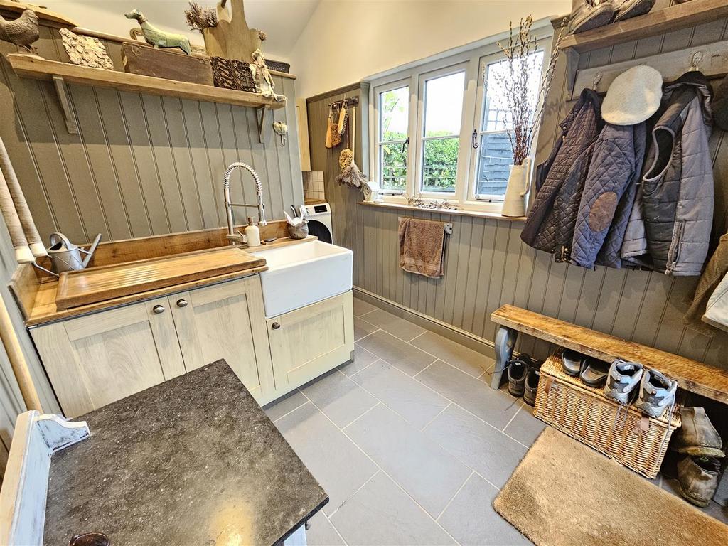 Utility Room (2).jpg