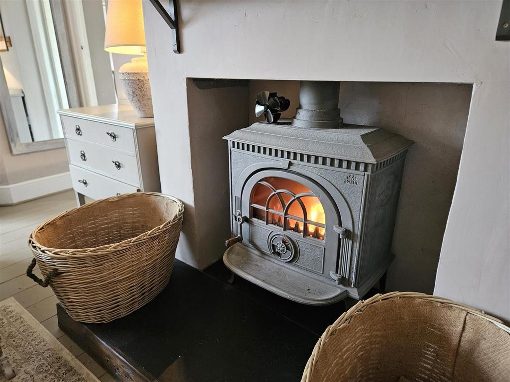 Jotul woodburner.jpg