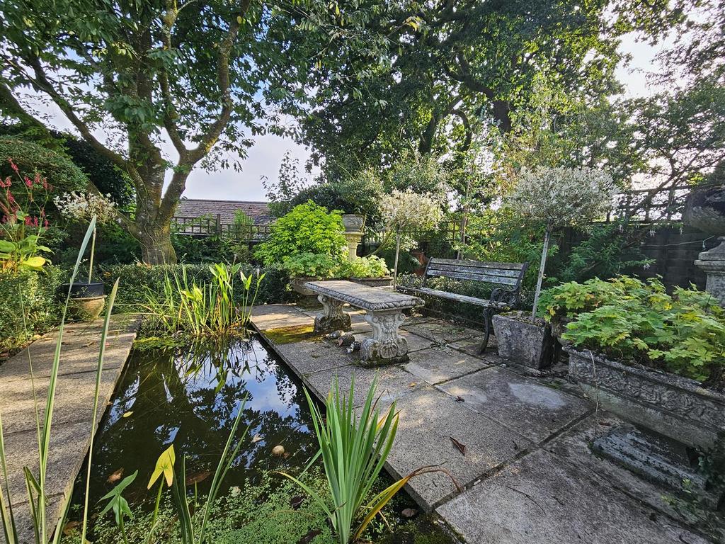 Garden 1.jpg