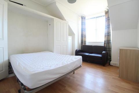 1 bedroom property to rent, Bon Accord Street, Top Left Flat, AB11