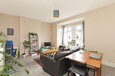 2 bedroom flat to rent, Wilton Road, Colliers Wood, SW19