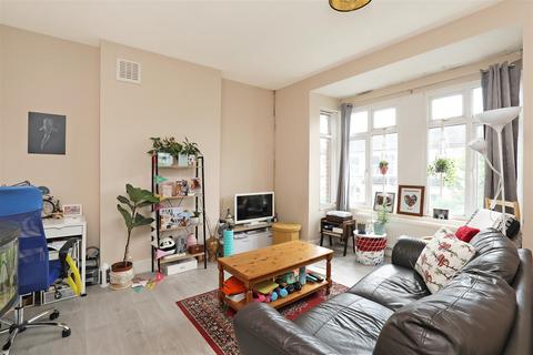 2 bedroom flat to rent, Wilton Road, Colliers Wood, SW19