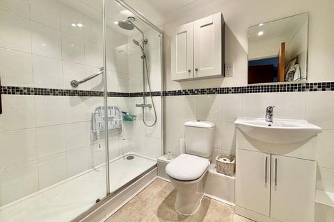 Flat 5, 4 Creswell Drive, Beckenham, BR3 3FW