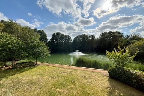 Flat 5, 4 Creswell Drive, Beckenham, BR3 3FW
