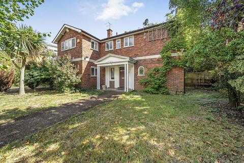 5 bedroom detached house for sale, Lake Avenue, Bromley