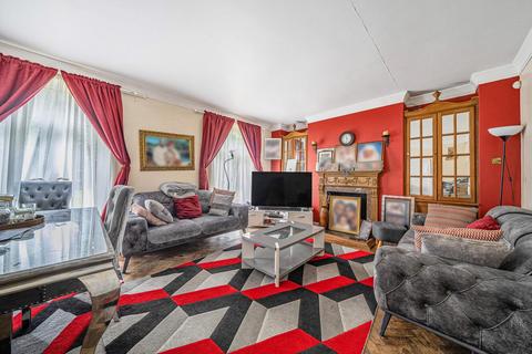 8 Lake Avenue, Bromley, BR1 4EN