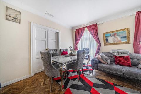 8 Lake Avenue, Bromley, BR1 4EN