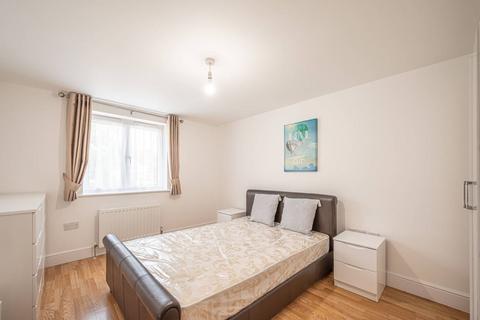 2 bedroom flat to rent, Crawford Avenue, Wembley, HA0