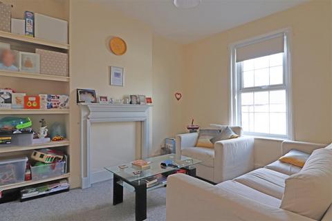 2 bedroom flat for sale, Holmesdale Road, Reigate