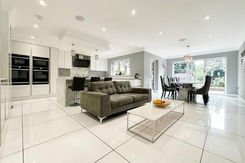 106 Elwill Way, Beckenham, BR3 6RX