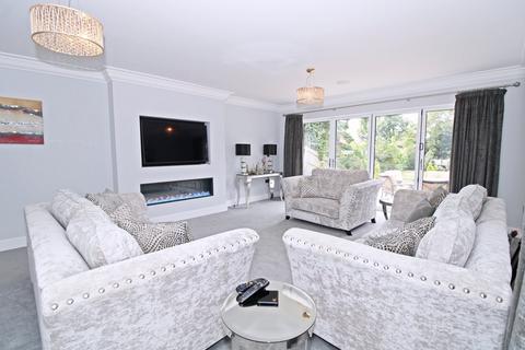 106 Elwill Way, Beckenham, BR3 6RX
