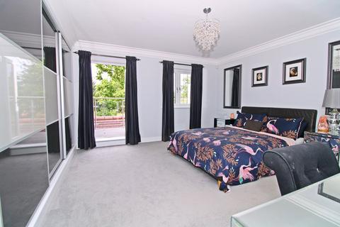 106 Elwill Way, Beckenham, BR3 6RX
