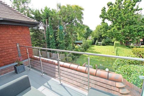 106 Elwill Way, Beckenham, BR3 6RX