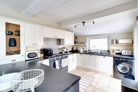 3 bedroom end of terrace house for sale, Wainfelin Road, Pontypool