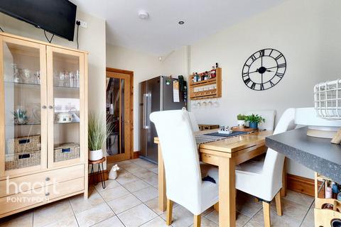 3 bedroom end of terrace house for sale, Wainfelin Road, Pontypool