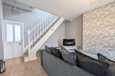 2 bedroom end of terrace house for sale, Firs Lane, Leigh