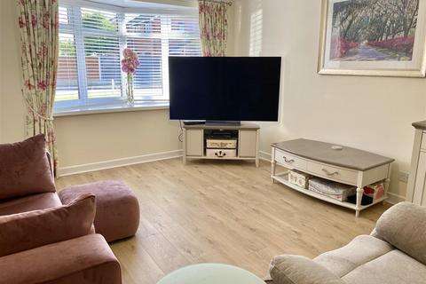 5 Bishops Close, West Felton, Oswestry, SY11 4LY