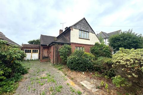 2 bedroom bungalow for sale, The Broadway, Thorpe Bay, Essex, SS1