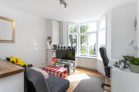 2 bedroom apartment to rent, Hewitt Road, London, N8